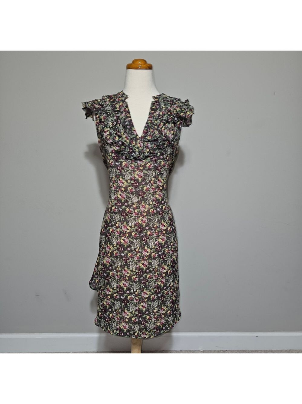 Nine West Floral Flutter Sleeve Dress Size 4